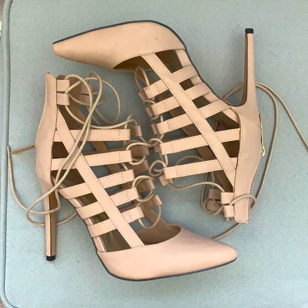 Liliana Lace Up Pumps 👠